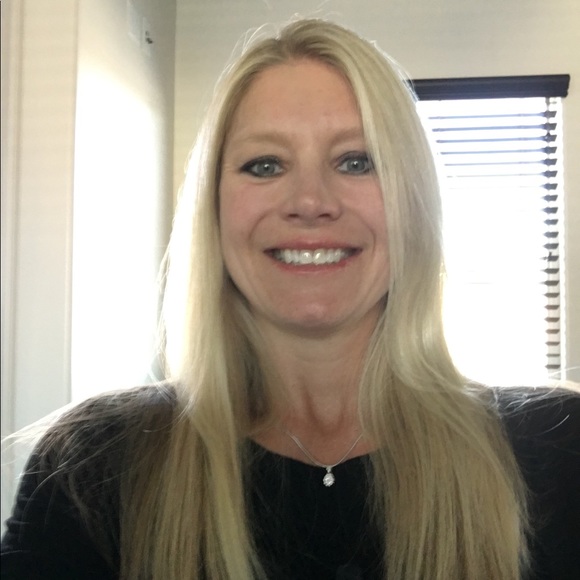 Meet your Posher, Holly - Picture 3 of 7